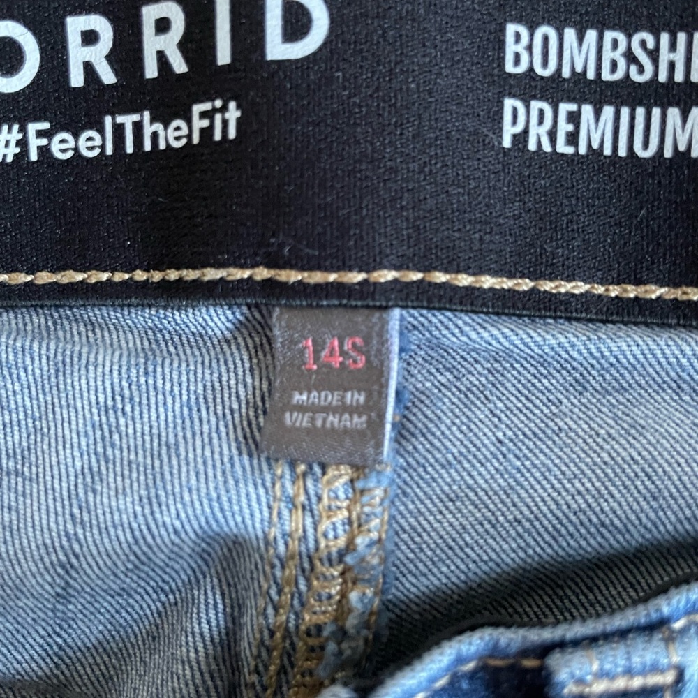 Torrid Bombshell Straight - Picture 4 of 4
